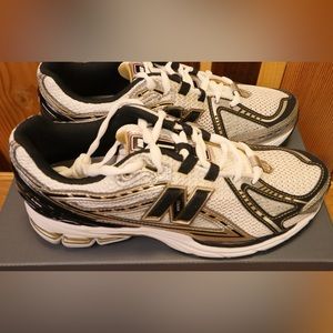 New Balance 1906R Sz 8 Men’s Gray/Brown - New, Ripped Box Corner